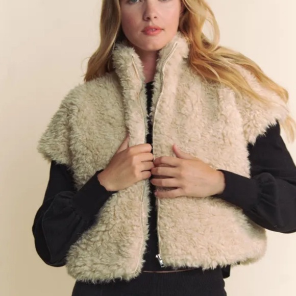 Hers & Mine Jackets & Blazers - Hers And Mine Matcha Green Vest